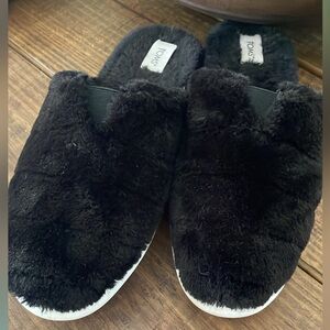 TOMS Plush Black Slippers
